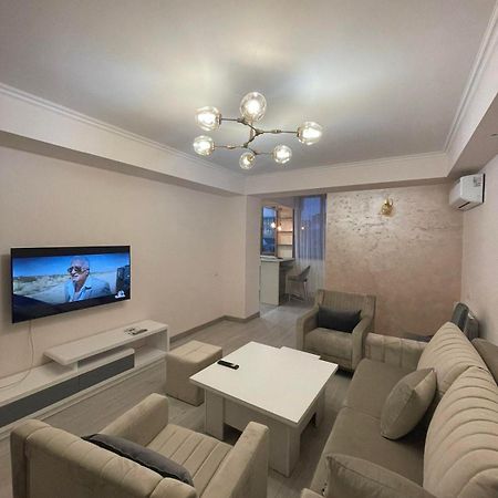 Republic Square Apartment เยเรวาน ภายนอก รูปภาพ