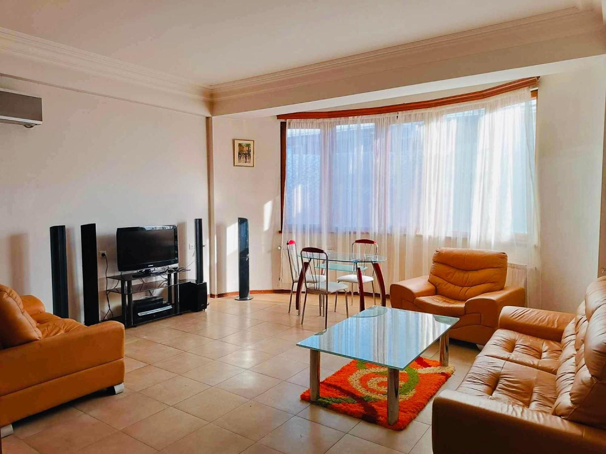 Republic Square Apartment เยเรวาน ภายนอก รูปภาพ