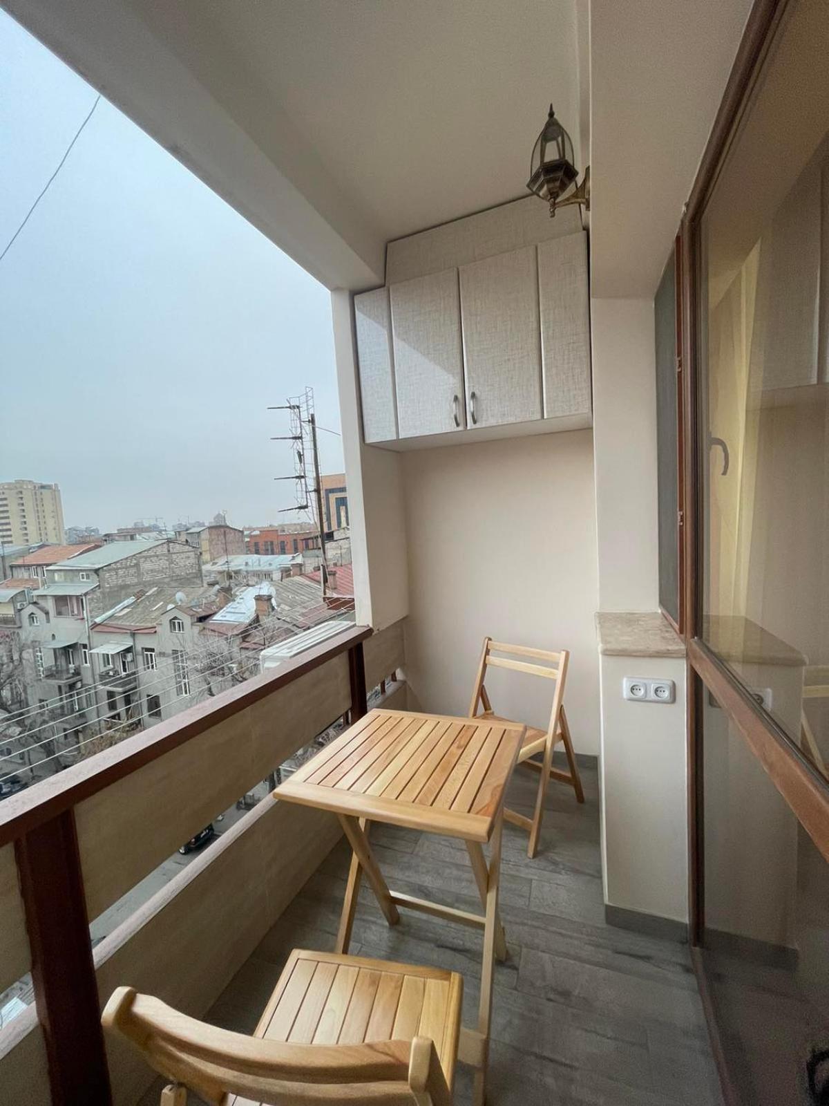 Republic Square Apartment เยเรวาน ภายนอก รูปภาพ